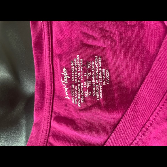 Long sleeve t-shirt with v collar - Picture 3 of 3